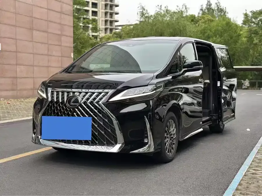 Lexus LM 2020 300h 7-seat Elegant Edition 2023 — фото 1, купить с доставкой в Москву