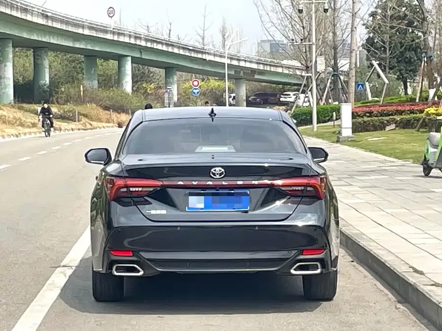 Toyota Avalon Asia Dragon 2022 2.0L Enterprising Edition 2022 — миниатюра 2