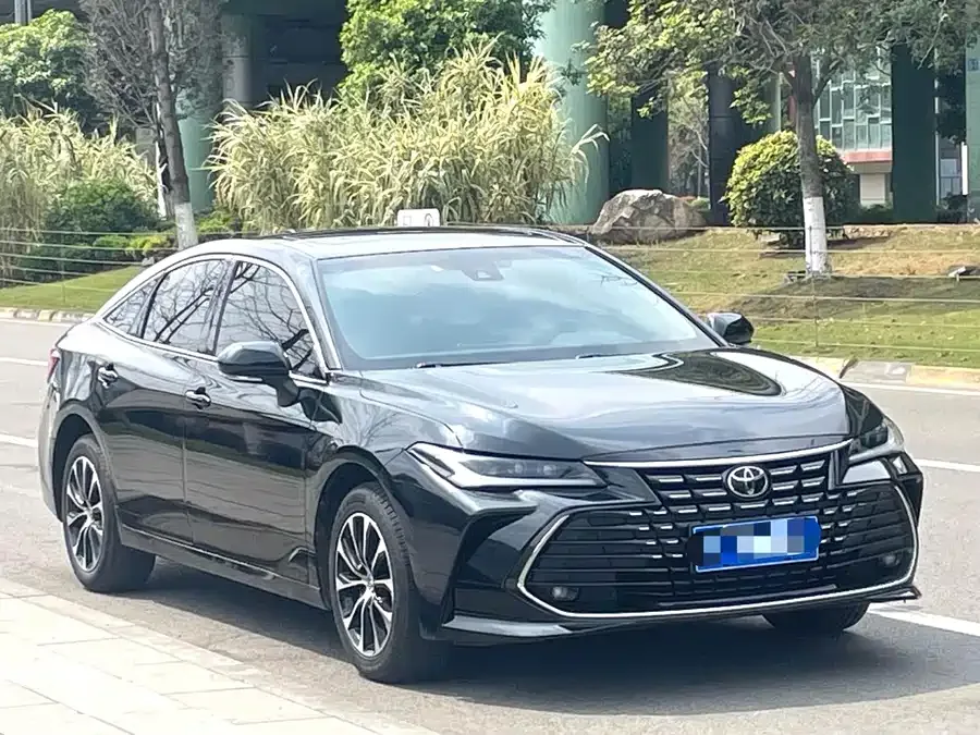 Toyota Avalon Asia Dragon 2022 2.0L Enterprising Edition 2022 — миниатюра 3