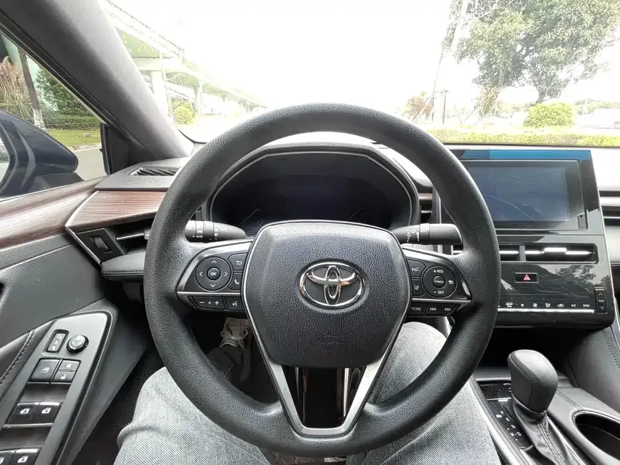 Toyota Avalon Asia Dragon 2022 2.0L Enterprising Edition 2022 — миниатюра 4