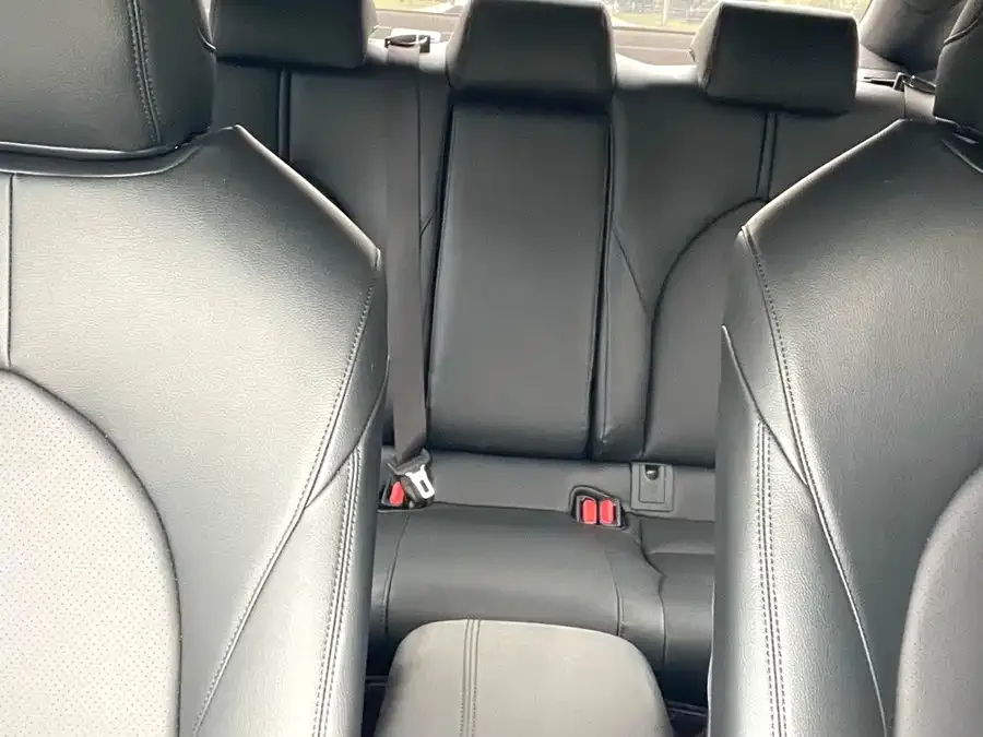 Toyota Avalon Asia Dragon 2022 2.0L Enterprising Edition 2022 — миниатюра 5