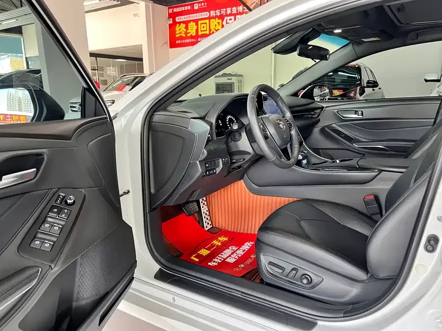 Toyota Avalon Avalon 2023 2.0L Luxury Edition 2023 — миниатюра 4