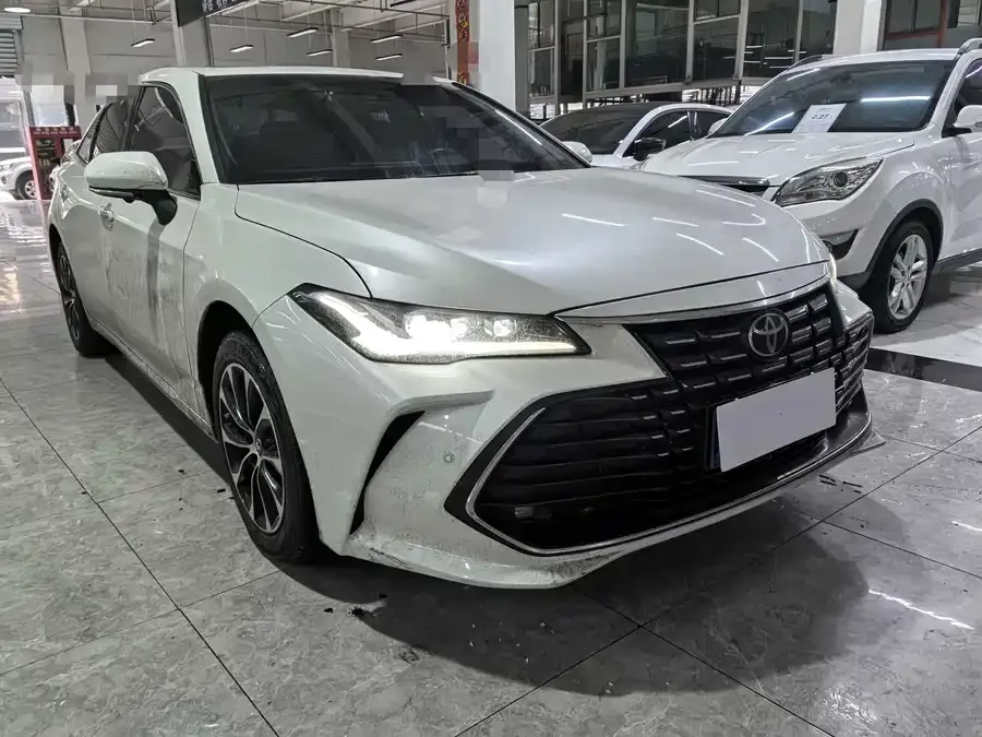 Toyota Avalon Asia Dragon 2022 2.0L Enterprising Edition 2023 — миниатюра 3