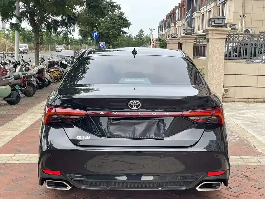 Toyota Avalon Avalon 2023 2.0L Luxury Edition 2023 — миниатюра 4