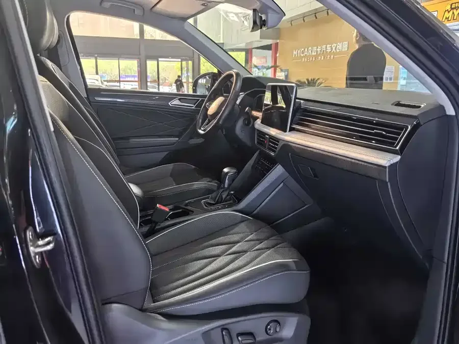 Volkswagen Tiguan L Tiguan L 2022 330TSI Automatic 2WD R-Line Enjoy Edition 2022 — миниатюра 5