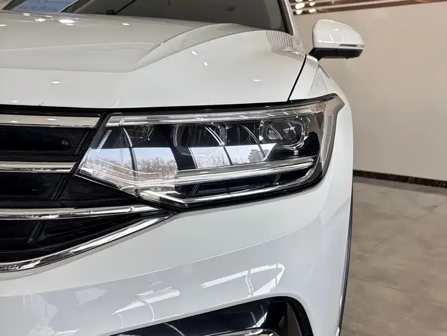 Volkswagen Tiguan L Tiguan L 2023 facelift 330TSI automatic two-wheel drive R-Line Enjoy Edition 2024 — миниатюра 4