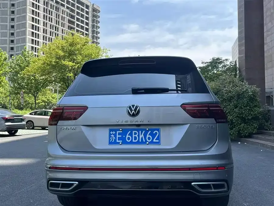Volkswagen Tiguan L Tiguan L 2022 330TSI Automatic 2WD R-Line Flagship Edition 2022 — миниатюра 2