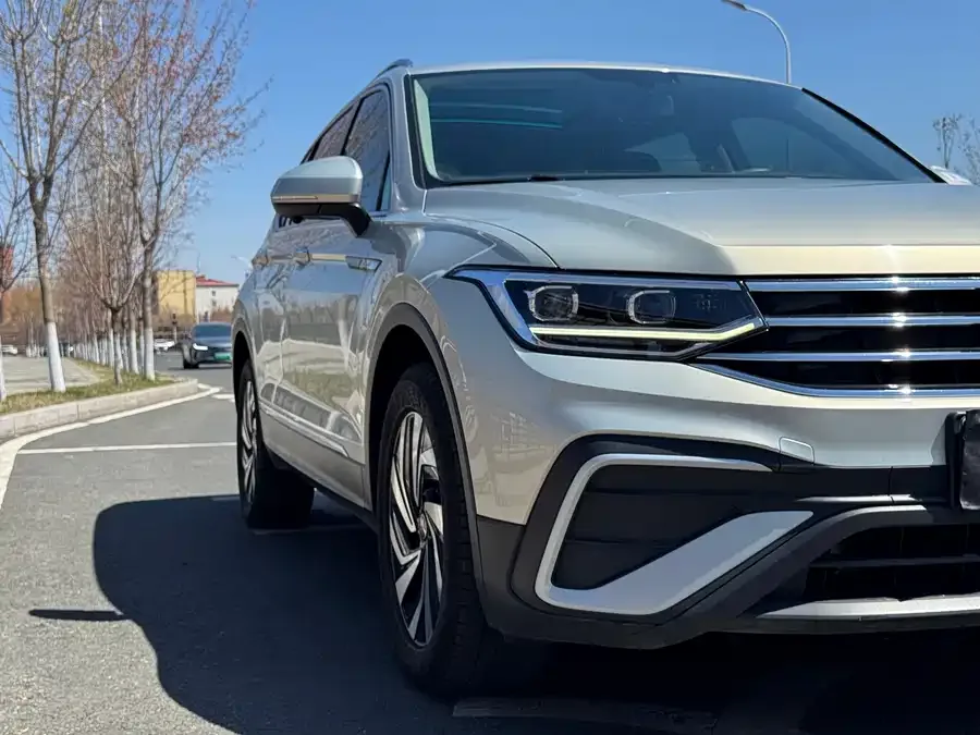 Volkswagen Tiguan L Tiguan L 2023 280TSI Automatic 2WD Trendy Limited Edition 2023 — миниатюра 3