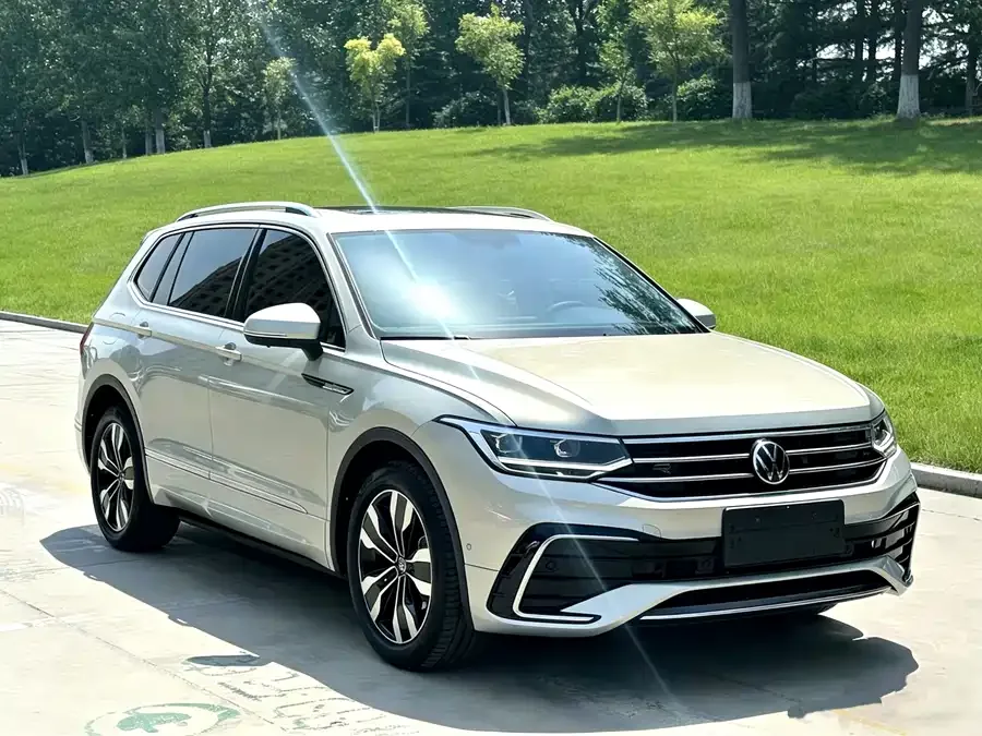 Volkswagen Tiguan L Tiguan L 2022 330TSI Automatic 2WD R-Line Enjoy Edition 2022 — миниатюра 3