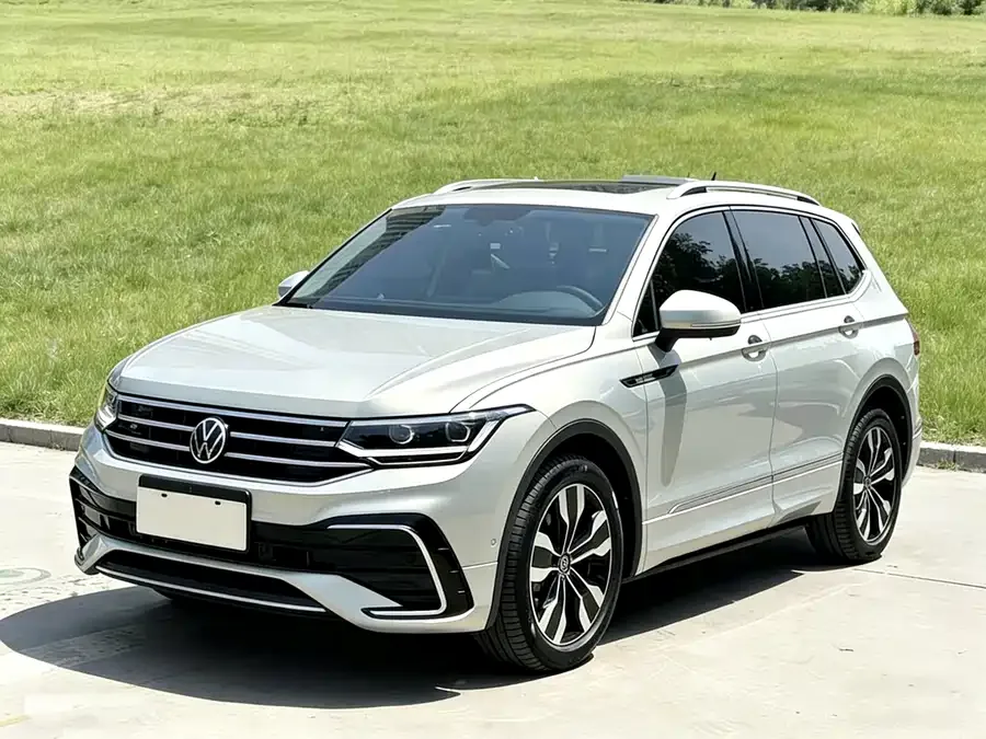 Volkswagen Tiguan L Tiguan L 2022 330TSI Automatic 2WD R-Line Enjoy Edition 2022 — фото 1, купить с доставкой в Москву