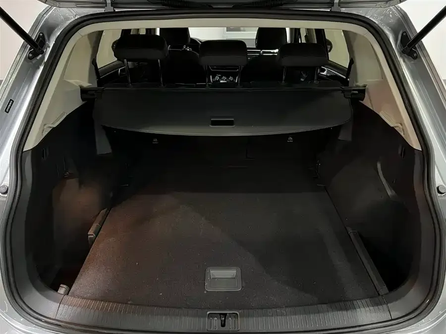 Volkswagen Tiguan L Tiguan L 2023 280TSI Automatic 2WD Trendy Limited Edition 2022 — миниатюра 4