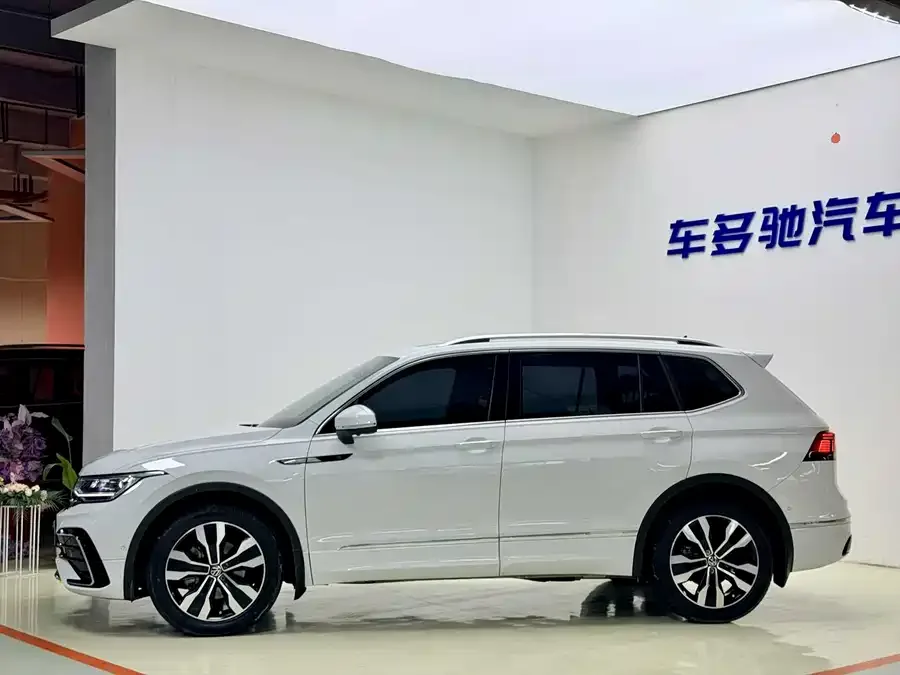 Volkswagen Tiguan L Tiguan L 2024 300TSI Automatic 2WD Smart Edition 2024 — миниатюра 3