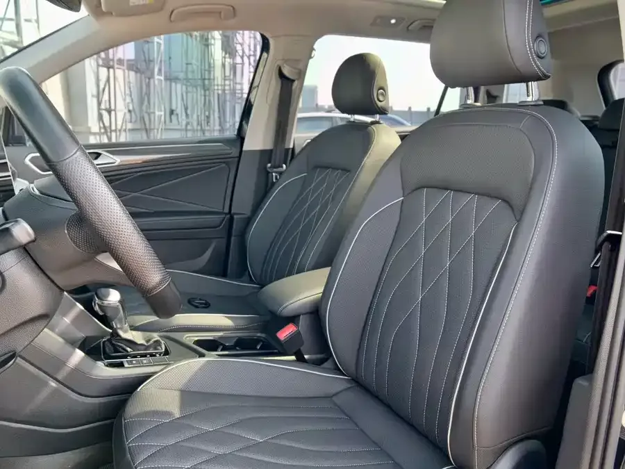 Volkswagen Tiguan L Tiguan L 2022 330TSI Automatic 2WD R-Line Enjoy Edition 2022 — миниатюра 2