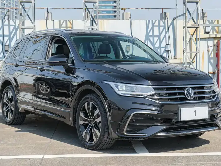 Volkswagen Tiguan L Tiguan L 2022 330TSI Automatic 2WD R-Line Enjoy Edition 2022 — миниатюра 3