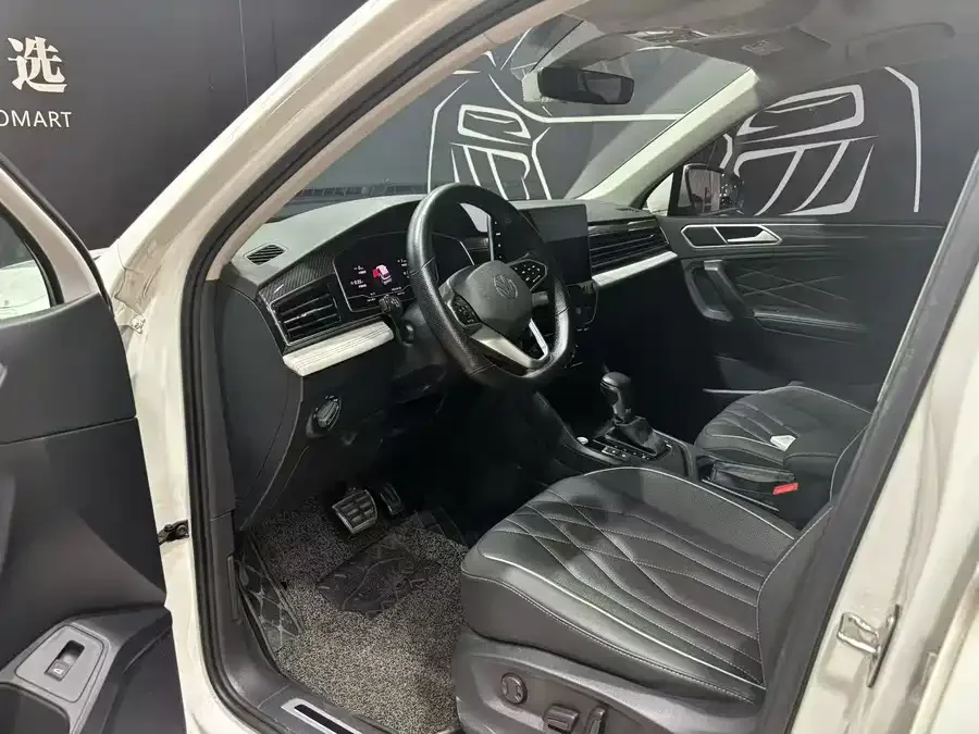 Volkswagen Tiguan L Tiguan L 2023 330TSI Automatic 2WD R-Line Enjoy Edition 2023 — миниатюра 4