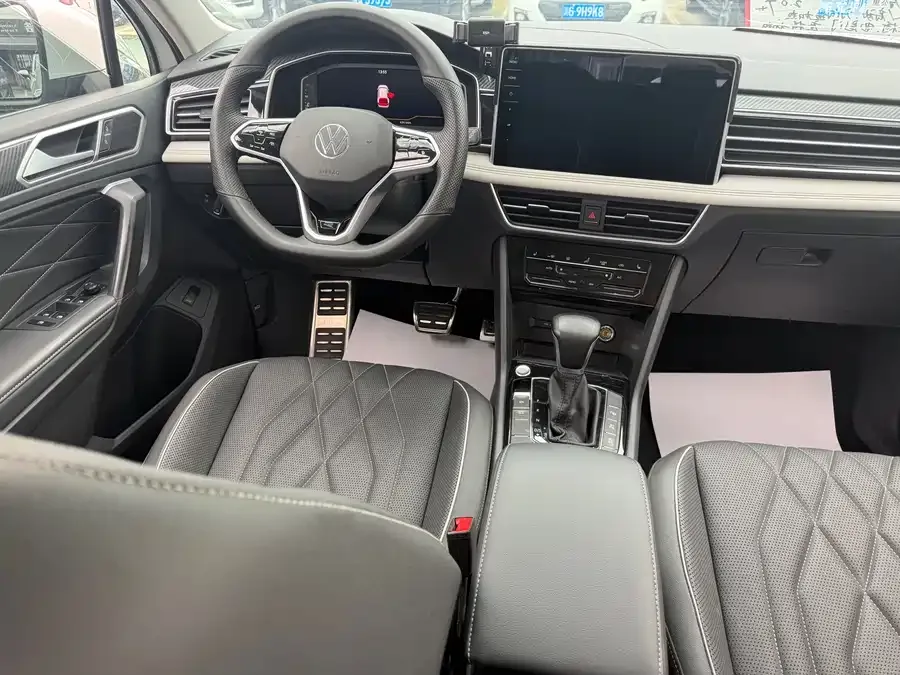 Volkswagen Tiguan L Tiguan L 2023 330TSI Automatic 2WD R-Line Enjoy Edition 2022 — миниатюра 3
