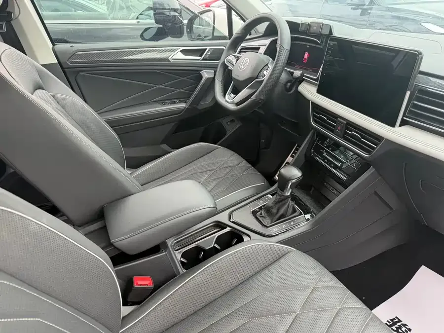Volkswagen Tiguan L Tiguan L 2023 330TSI Automatic 2WD R-Line Enjoy Edition 2022 — миниатюра 5