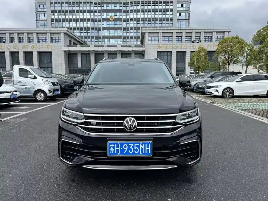 Volkswagen Tiguan L Tiguan L 2022 330TSI Automatic 2WD R-Line Enjoy Edition 2023 — миниатюра 3