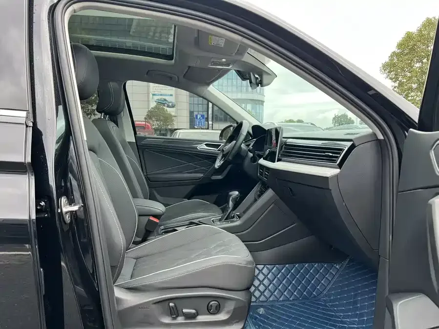 Volkswagen Tiguan L Tiguan L 2022 330TSI Automatic 2WD R-Line Enjoy Edition 2023 — миниатюра 4
