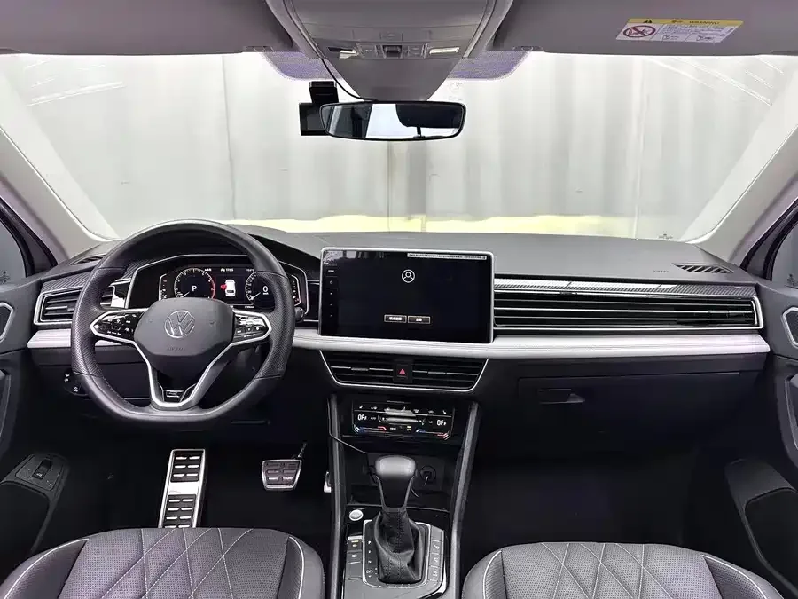 Volkswagen Tiguan L Tiguan L 2023 330TSI Automatic 2WD R-Line Enjoy Edition 2023 — миниатюра 4