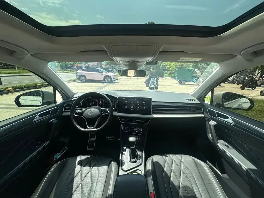 Volkswagen Tiguan L Tiguan L 2023 330TSI Automatic 2WD R-Line Enjoy Edition 2023 — миниатюра 4