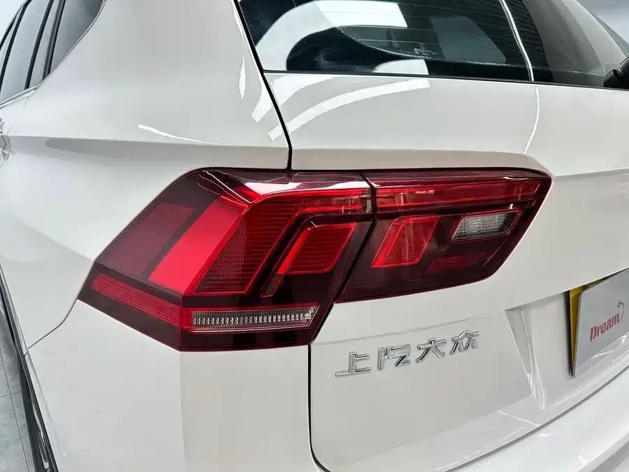 Volkswagen Tiguan L Tiguan L 2022 330TSI Automatic 2WD Smart Edition 2022 — миниатюра 4