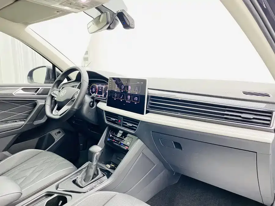 Volkswagen Tiguan L Tiguan L 2022 330TSI Automatic 2WD R-Line Enjoy Edition 2022 — миниатюра 5