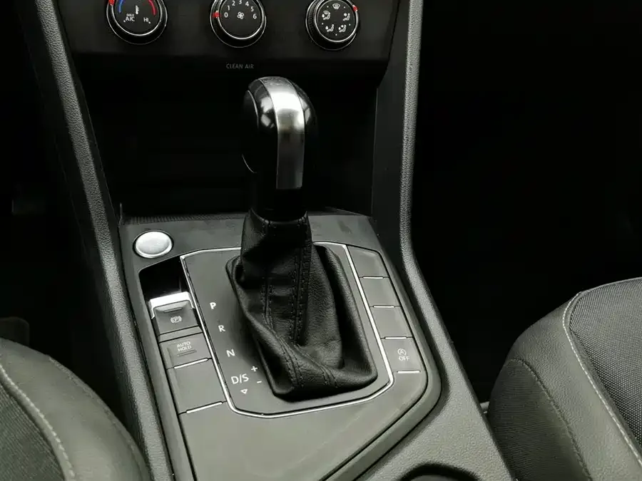 Volkswagen Tiguan L Tiguan L 2022 330TSI Automatic 2WD Comfort Edition 2022 — миниатюра 4