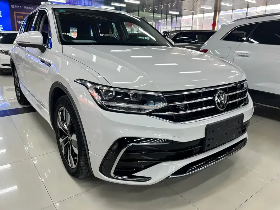 Volkswagen Tiguan L Tiguan L 2022 330TSI Automatic 2WD R-Line Enjoy Edition 2022 — миниатюра 3
