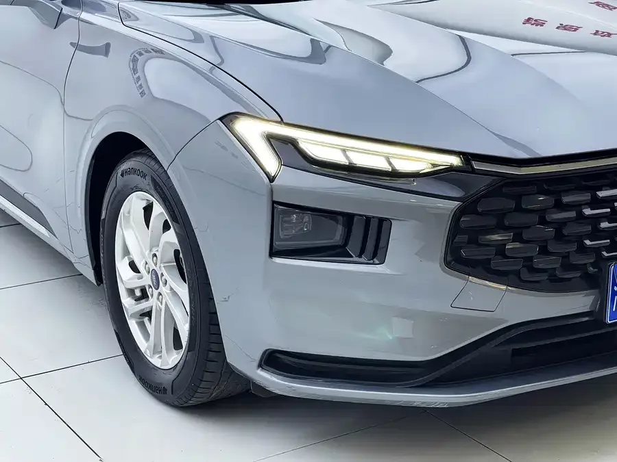 Ford Mondeo 2022 Mondeo EcoBoost 245 Fashion Edition 2023 — миниатюра 5