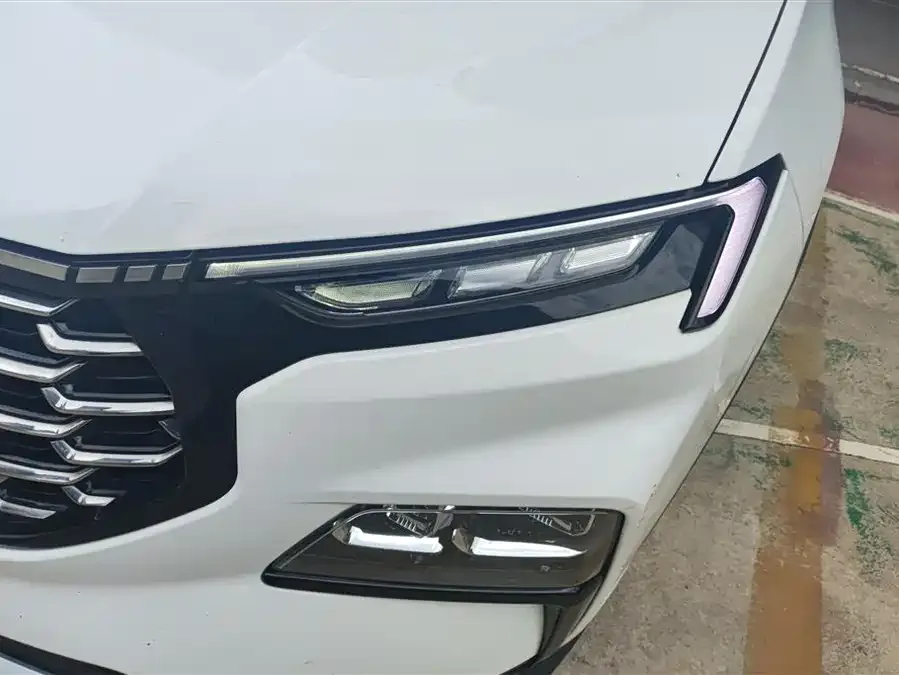 Ford Lingrui 2022 EcoBoost 170 Platinum Edition 2022 — миниатюра 2