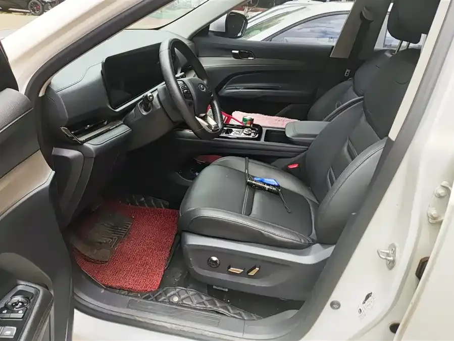 Ford Lingrui 2022 EcoBoost 170 Platinum Edition 2022 — миниатюра 3