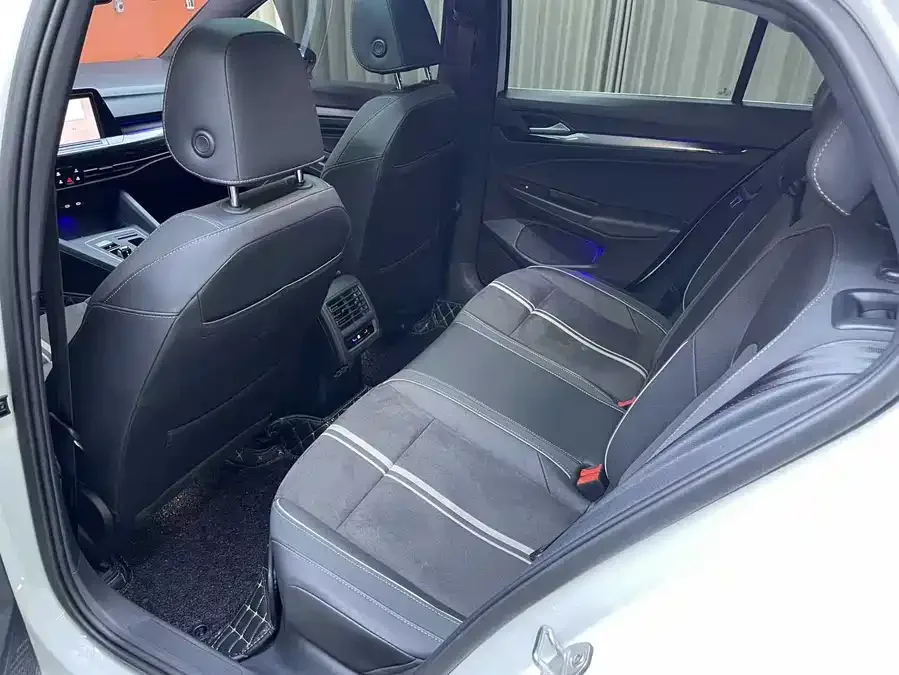 Volkswagen golf Golf 2023 facelift 280TSI DSG R-Line Lite 2024 — миниатюра 4