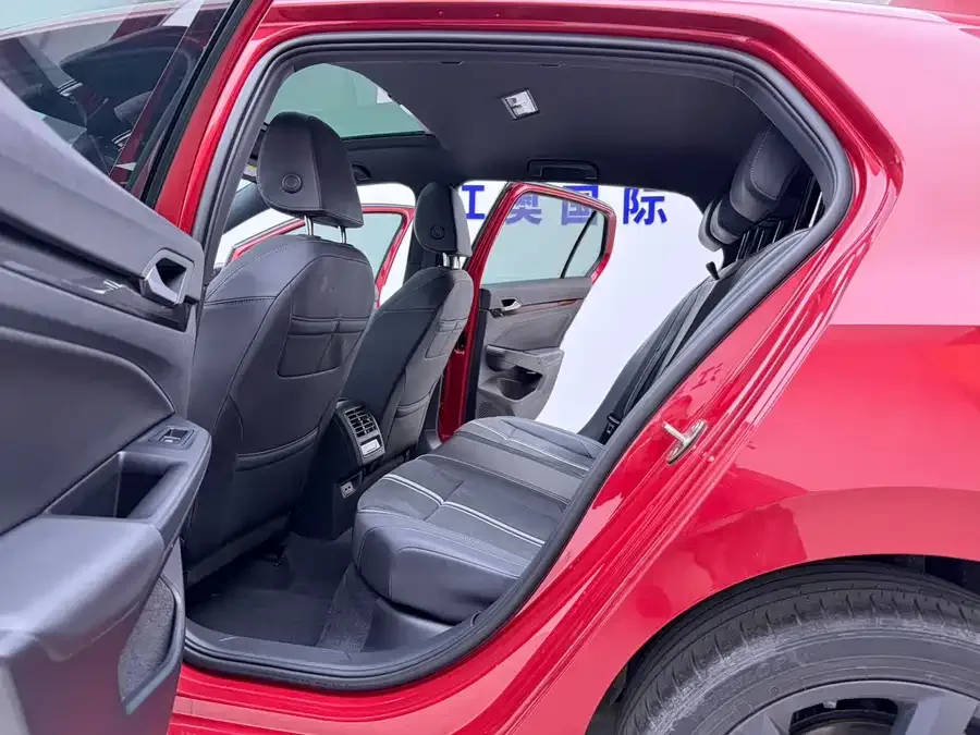 Volkswagen golf Golf 2021 280TSI DSG R-Line 2022 — миниатюра 5
