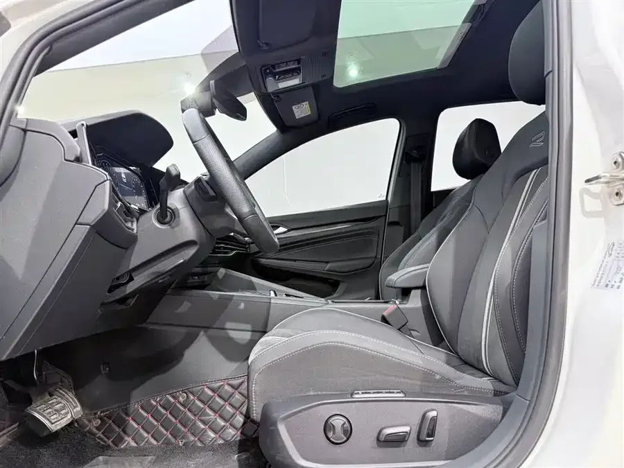 Volkswagen golf Golf 2021 280TSI DSG R-Line 2022 — миниатюра 4