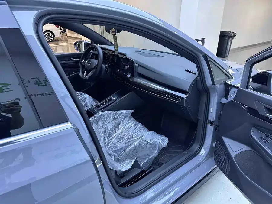 Volkswagen golf Golf 2021 280TSI DSG R-Line 2022 — миниатюра 5