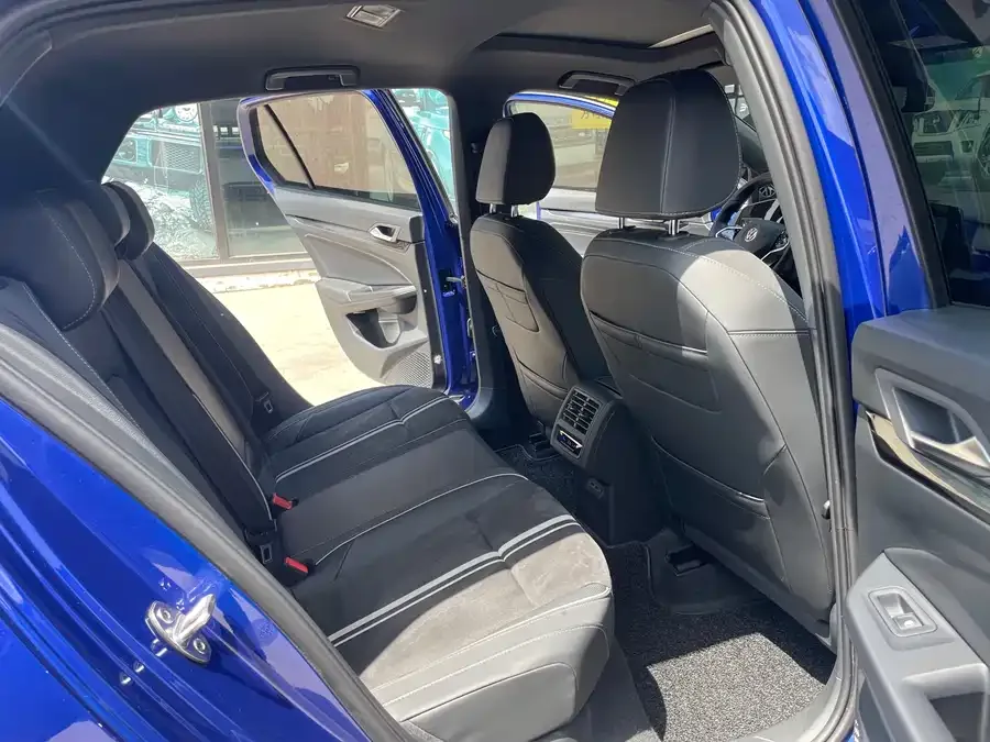 Volkswagen golf Golf 2021 280TSI DSG R-Line 2022 — миниатюра 5