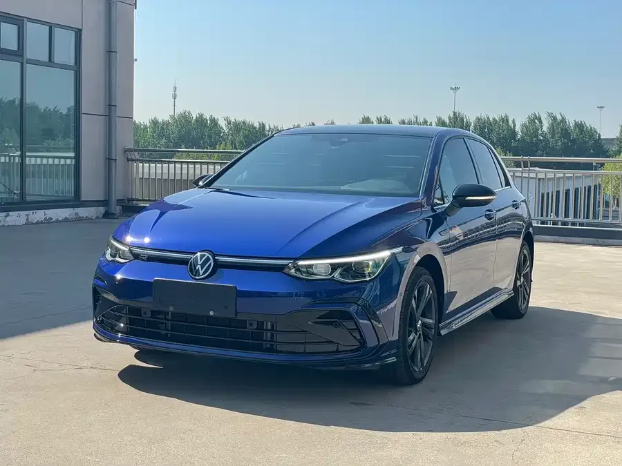 Volkswagen golf Golf 2021 280TSI DSG R-Line 2022 — фото 1, купить с доставкой в Москву