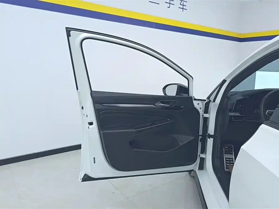 Volkswagen golf Golf 2023 facelift 280TSI DSG R-Line Lite 2024 — миниатюра 4