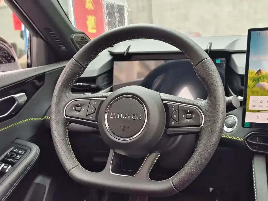 Lynk & Co 03 Lynk & Co 03 2025 1.5TD DCT Champion Edition Pro 2025 — миниатюра 4