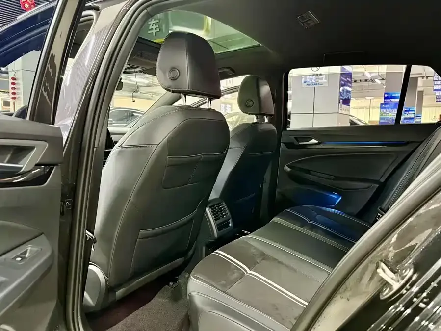 Volkswagen golf Golf 2021 280TSI DSG R-Line 2022 — миниатюра 2