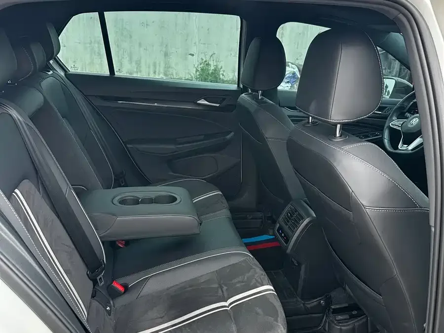 Volkswagen golf Golf 2021 280TSI DSG R-Line 2022 — миниатюра 2