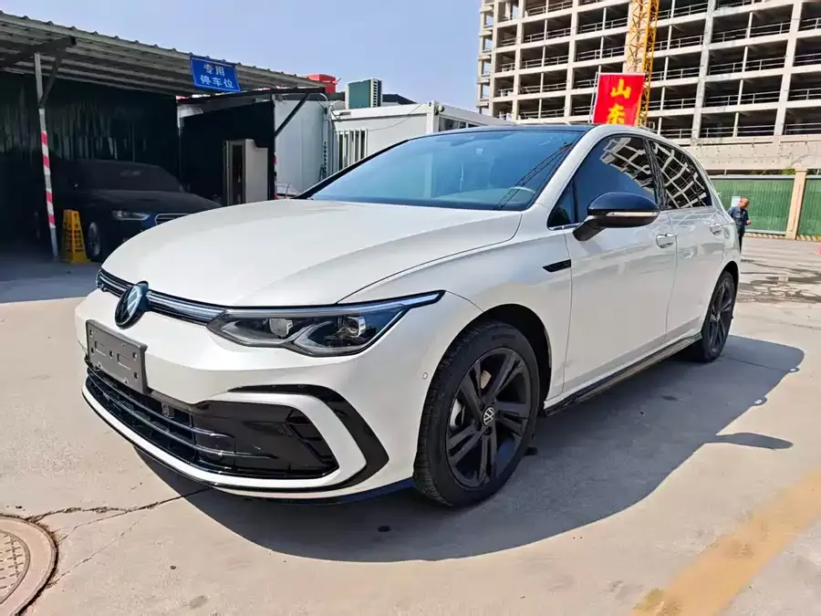 Volkswagen golf Golf 2021 280TSI DSG R-Line 2022 — фото 1, купить с доставкой в Москву