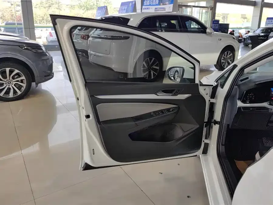 Volkswagen golf Golf 2023 facelift 280TSI DSG Pro 2023 — миниатюра 4