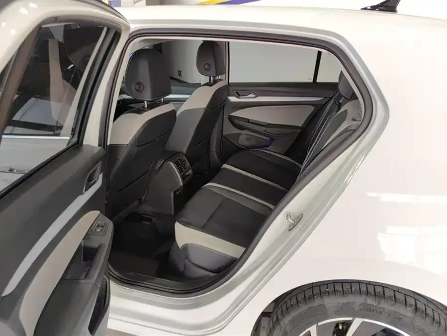 Volkswagen golf Golf 2023 facelift 280TSI DSG Pro 2023 — миниатюра 5