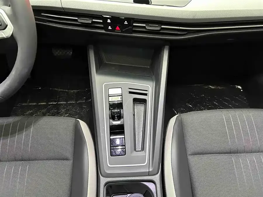 Volkswagen golf Golf 2021 280TSI DSG Pro 2022 — миниатюра 2