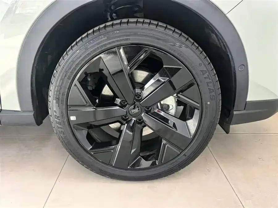 Ford Lingrui New Energy Lingrui New Energy 2025 Zunling PLUS 2025 — миниатюра 4