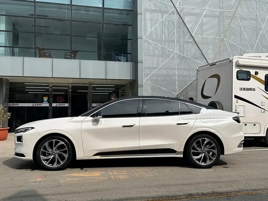 Ford Mondeo 2022 Mondeo EcoBoost 245 Extreme Edition 2022 — миниатюра 4