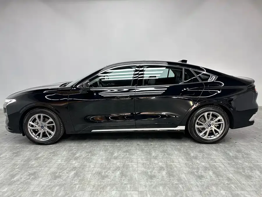 Ford Mondeo 2023 Mondeo EcoBoost 180 Luxury 2023 — миниатюра 4