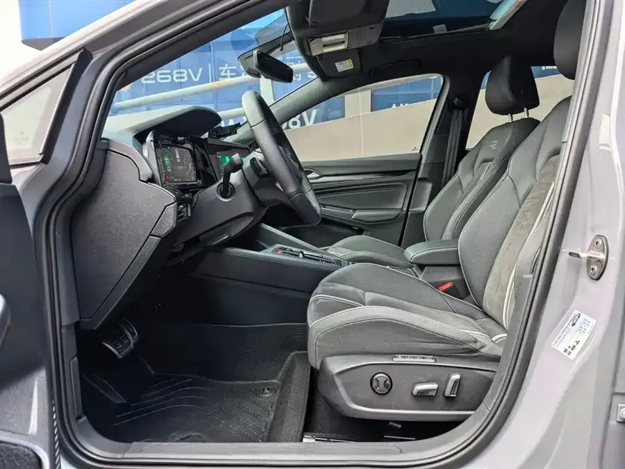Volkswagen golf Golf 2023 facelift 280TSI DSG R-Line Lite 2024 — миниатюра 4